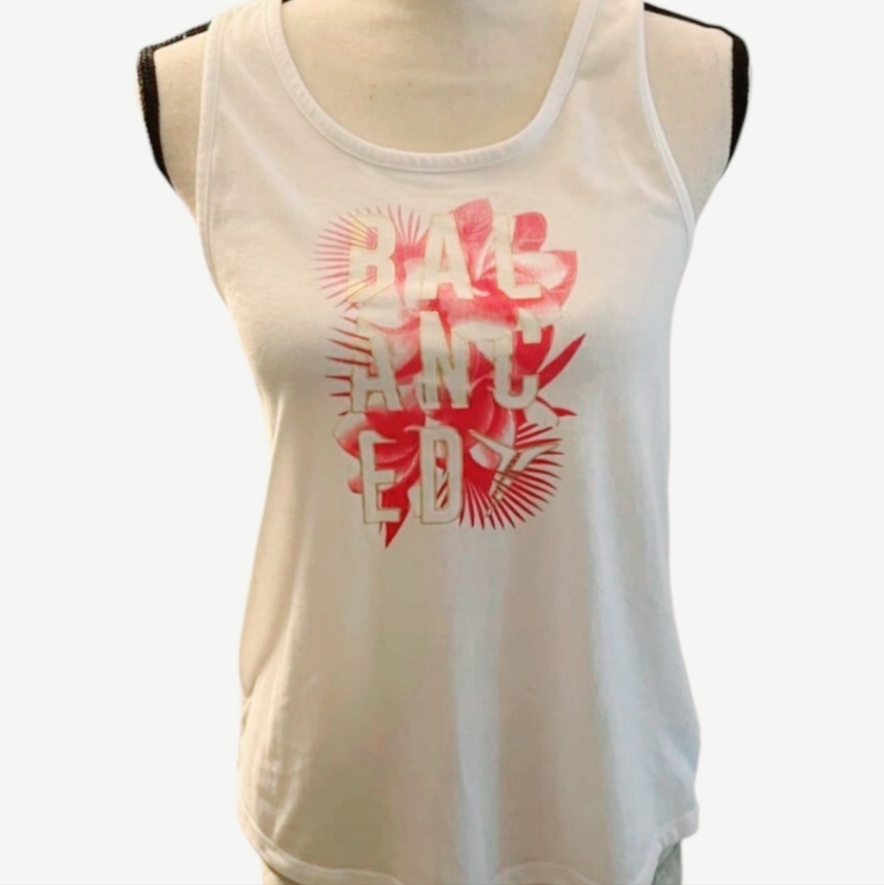 ✨White Tank Top with Pink Graphic Size M